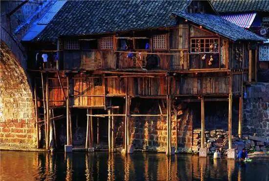 星空·综合体育|
中国传统修建这么多 怎样分辨中国各式传统修建(图13)